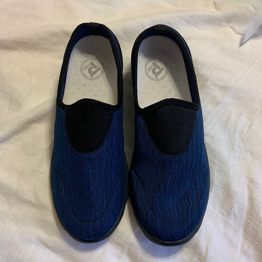 Propet Brand New Skip On Shoes